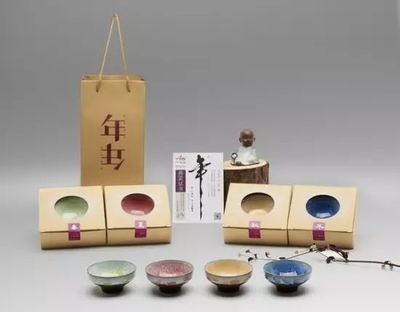 文創(chuàng)產(chǎn)品 傳統(tǒng)與時(shí)尚的交融，實(shí)用與文化的共生